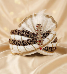 Turbante de Terciopelo Blanco de Lujo para Novio con Bordado Dorado y Kundan Kalgi Rojo para Boda, Accesorio Tradicional para la Cabeza del Novio - Product Image 1
