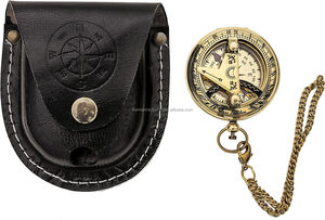 Boussole de cadran solaire de bouton poussoir en laiton nautique fait à la main avec étui en cuir chaîne bel accessoire Steampunk pour la randonnée Camping - Product Image 3