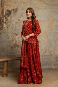 ชุดคุर्ติผ้าฝ้ายสีแดงมารูนสุดหรูพร้อมกระโปรงยาวลายดอกไม้แบบดั้งเดิมสำหรับผู้หญิง สวมใส่ในโอกาสพิเศษ - Product Image 4