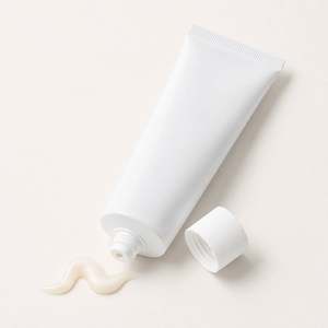 ครีมบำรุงผิวหน้า Calm Blemish Barrier ผสมสควาเลน ไฮยาลูรอนิก แอซิด เอคโทอิน และคอลลาเจน เพื่อผิวชุ่มชื้น กระจ่างใส และกระชับ - Product Image 5