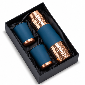 Juego de Vasos de Cobre Mate de Moda con Dos Vasos con Detalles Martillados, Juego de Hidratación Reutilizable, Estilo Contemporáneo Premium - Product Image 1