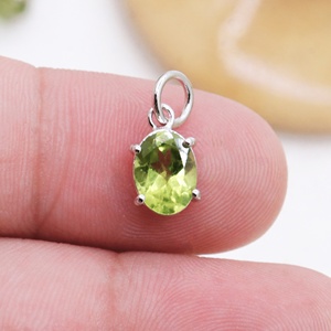 Ensemble de bijoux en argent sterling 925 massif avec pendentif ovale en péridot naturel serti à griffes et boucles d'oreilles solitaires pour femme - Product Image 4