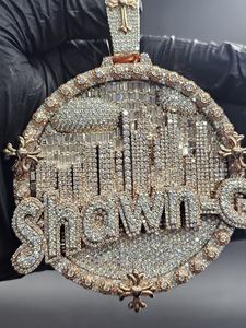 Colgante de Lujo Chapado en Oro de 18K, Estilo Hip Hop, Plata 925, Moissanita VVS, Colgante Personalizado con Nombre, Colgante Circular Bicolor con Letras de Rapper, Estilo Bling - Product Image 4