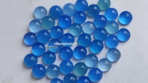 พลอยแคลเซโดนีสีน้ำเงินธรรมชาติเกรดพรีเมียม ทรงกลม 12 มม. แบบคาโบชอง หลังแบน เรียบเนียน พลอยอาเกตสีน้ำเงินแบบหลวม ขายส่งจำนวนมากสำหรับทำเครื่องประดับ - Product Image 5