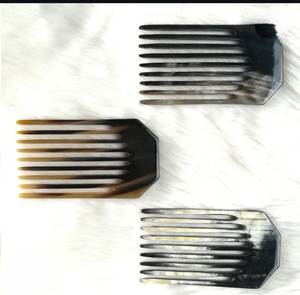 Peigne à cheveux en corne naturelle de style minimaliste avec dents longues, pour le soin des cheveux et une coiffure élégante, idéal comme cadeau d'anniversaire ou pour la décoration intérieure, au meilleur prix - Product Image 5