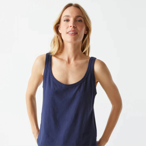 Débardeur tricoté noir à col rond pour femme, décontracté, sans manches, couleur unie, longueur normale - Product Image 5