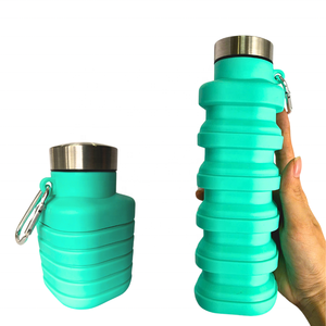 Bouteille d'eau de voyage en silicone pliable forme carrée 500ml - Product Image 6