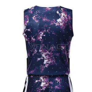 Uniforme de Baloncesto Profesional, Incluye Camiseta y Pantalones Cortos, Hecho de Material Transpirable y Ligero, en Venta - Product Image 6