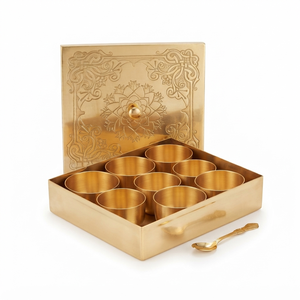 Boîte à épices carrée en laiton gravé, Masala Dabba, 9 compartiments avec cuillère, couvercle floral, conteneur de rangement de cuisine de luxe, vente en gros - Product Image 1