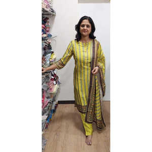 Mehendi สีเขียวมัสลินเต็มชุด (กางเกง kurta กับ dupatta) - Product Image 1