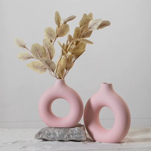 Jarrón de Cerámica Tricolor, Diseño Escandinavo Minimalista, Jarrón de Flores de Cerámica Hecho a Mano, Elegante Adorno para el Hogar - Product Image 5