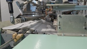 Línea de producción de vendajes de gasa médicos totalmente automática - Product Image 2