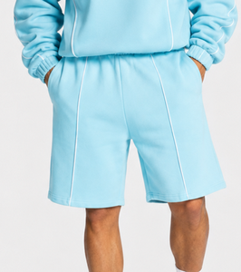 Shorts Bermuda Homme Bleu Azure Personnalisés avec Ligne Contrastante, en Coton Molletonné de Haute Qualité, Respirant, Coupe Ample, avec Poche Latérale - Product Image 2