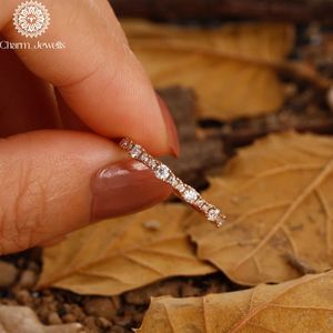 Bague de fiançailles classique pour femme Charm Jewells, trois pierres en moissanite taille coussin, monture à griffes en argent 18 carats, certifiée IGI, 3g - Product Image 5