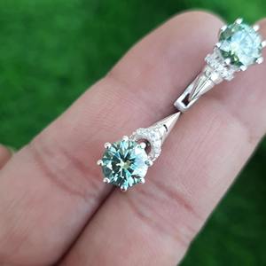 ต่างหูเพชรโมอิสซาไนต์ทรงกลมสีเขียวอมฟ้า งานแฮนด์เมด ทำจากเงินแท้ 925 ประดับเพชรระยิบระยับ ราคาประหยัด - Product Image 6