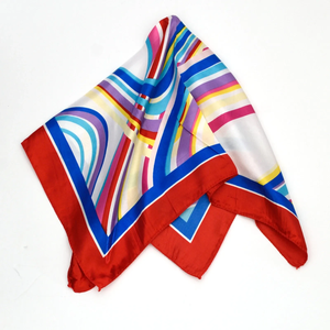 Foulards carrés imprimés légers de qualité supérieure Accessoires élégants en tissu de haute qualité Idéal pour les commandes en gros et l'approvisionnement personnalisé - Product Image 3