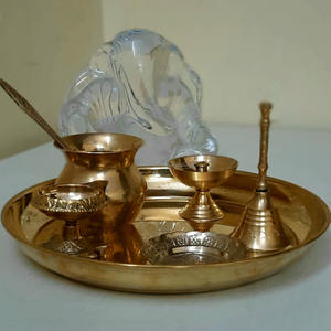 Juego de Thali de Latón para Pooja, Siete Piezas, Juego de Adoración Tradicional Hecho a Mano para el Hogar, el Templo y la Adoración Festiva - Product Image 3