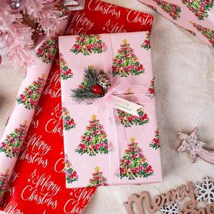 Rotolo di Carta da Regalo Rosa con Alberi Verdi, Fiocchi e Scritte Rosse 'Merry', Carta da Regalo Reversibile per Natale e Capodanno - Product Image 1