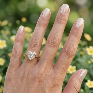 Bague de fiançailles en moissanite cœur certifiée GRA 2 carats, sertie clos, or massif 14 carats, bague de mariée personnalisée par Fine Jewels - Product Image 3