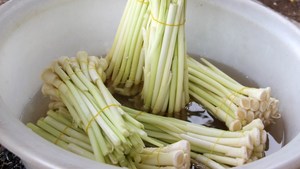 Crunchy <b>Sweet</b> and <b>Sour</b> Pickled Bulrush Stem in Jar Natural Vietnamese Preserved Vegetable - Product Image 6