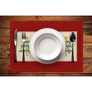 Elegante Mantel Individual Bordado con Diseño de Árbol de Navidad en Color Rojo, Mantel Individual de Algodón Suave de Calidad con Tamaño y Logotipo Personalizados - Product Image 4