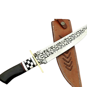 Cuchillo Bowie Hecho a Mano con Hoja de Acero Grabada en Plata, Mango de Madera Negra, Guardacuchillos Dorado y Funda de Cuero Marrón, Cuchillos de Caza Personalizados - Product Image 1