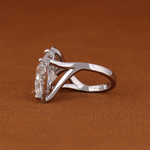 Anillo de Compromiso con Halo de Diamantes Cultivados en Laboratorio en Forma de Corazón, 4 TCW, Oro Sólido de 14K, Certificado IGI - Product Image 3