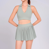 PREEINDUSTRY Ensemble short et débardeur dos nageur streetwear pour femme avec patchs en jersey et ornements en strass, longueur genou, couleur unie