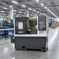 Tour CNC à banc incliné avec guides linéaires THK et pince hydraulique pour pièces métalliques compactes et barres de 45 mm