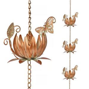 Chaîne de pluie en métal en forme de fleur et de papillon, parfaite pour la décoration d'entrée de maison, l'embellissement de jardin et la décoration d'événements - Product Image 1