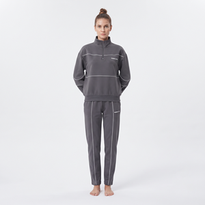 Conjunto Deportivo Personalizado con Logotipo para Mujer, Sudadera Holgada de Poliéster con Media Cremallera, Color Blanco Sólido con Ribete en Contraste - Product Image 3