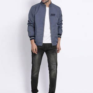 มีสินค้าในสต็อก ผลิตในปากีสถาน เสื้อแจ็คเก็ตบอมเบอร์ลำลองสำหรับผู้ชาย ใส่ได้ในฤดูหนาว คอตั้ง มีโลโก้ด้านหน้า ราคาถูกสำหรับขายออนไลน์ - Product Image 4