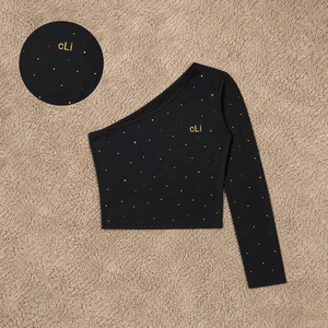 Chemisier asymétrique noir scintillant à une épaule pour femme, coupe ajustée, manches longues, en coton tricoté, avec logo personnalisé - Product Image 3