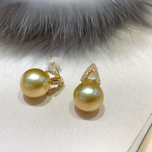 Pendientes de Perlas Redondas Naturales de 9-10 mm, Casi Impecables, con un Atractivo Atmosférico y Moderno, Versátiles para el Día a Día, en una Caja de Regalo Perfecta - Product Image 4