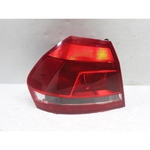 ไฟท้ายซ้ายนอกมือสองแท้รุ่น Passat ปี 2010-2015 รหัสอะไหล่ 561945095G - Product Image 1