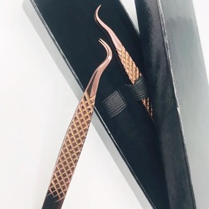 Pinzas Profesionales para Cejas en Oro Rosa, Herramienta de Precisión para Pestañas, Acero Inoxidable, Ecológicas y Duraderas - Product Image 2