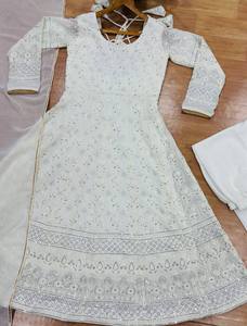 Robe Anarkali en coton blanc avec broderie, longueur au sol, tenue traditionnelle indienne et pakistanaise pour mariage, coupe classique pour femme - Product Image 3