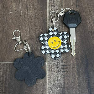 Porte-clés en cuir à carreaux noir et blanc, très tendance, nouveau, en cuir véritable, design personnalisé, souvenir, cadeau, unisexe - Product Image 6