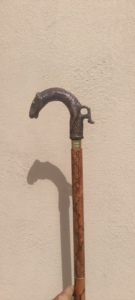 Bastón de Madera de Palisandro Hecho a Mano con Empuñadura de Cabeza de Caballo de Latón Sólido, 36 Pulgadas, Multifuncional, Estilo Vintage Marrón, para el Día de San Valentín - Product Image 4