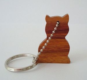Porte-clés en bois faits à la main en gros avec motifs personnalisés pour les produits promotionnels, les magasins de détail et les entreprises de cadeaux - Product Image 6