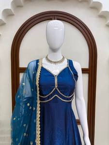 TENNECY Vestido de Novia Casual de Seda con Encaje de Lujo, Largo hasta el Suelo, Conjunto de Kurta para Mujer - Listo para Usar en Todas las Estaciones - Product Image 5