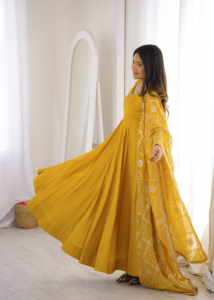 Conjunto de traje Anarkali de seda amarillo mostaza para mujer con dupatta bordada |   Elegante Pañuelo Étnico Indio Reversible de Secado Rápido para Fiestas y Bodas - Product Image 5