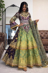 Vestido Afgano Tradicional Kuchi Bordado, Vestido Vintage de Terciopelo - Product Image 2