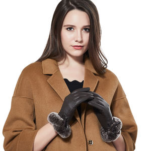 Gants en cuir pour femmes avec doublure en fausse fourrure, chauds pour l'hiver, longueur poignet, pour usage extérieur, style uni - Product Image 1