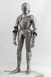 Meilleures ventes : Armure complète en métal de style vintage, conçue pour la décoration de châteaux et les espaces intérieurs thématiques - Product Image 6