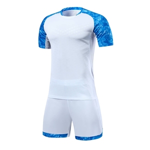 Uniforme de Fútbol Personalizado para Hombre, 220GSM, Poliéster Transpirable, Impresión por Transferencia de Calor, Ropa Deportiva para Equipos de Fútbol OEM - Product Image 4