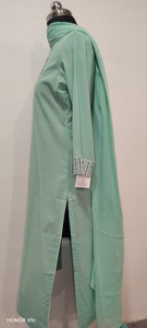 Vestido Casual Verde Menta con Cuello en V, Manga Tres Cuartos, Bordado, Corte Holgado, Largo Midi, Tejido de Viscosa Transpirable para Uso Diario - Product Image 2