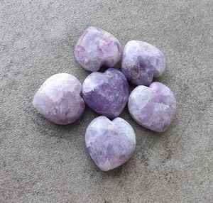 Lepidolite naturelle en forme de cœur, cabochon briolette calibré, vente en gros, pierre précieuse en vrac pour bijoux, cristal de guérison - Product Image 1