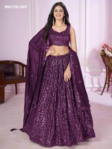Magnífico conjunto de lehenga-choli morado con lentejuelas y bordados de hilo, estilo georgette, proveedor de moda femenina de la India. - Product Image 2
