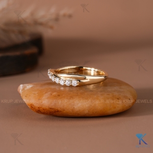 แหวนแต่งงานทองคำขาว 14K ลายไขว้ประดับเพชรทรงกลมเพาะเลี้ยง ดีไซน์โค้ง สามารถสวมซ้อนกันได้ เหมาะสำหรับผู้หญิงในโอกาสครบรอบแต่งงาน - Product Image 2